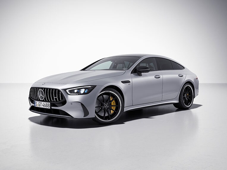La Mercedes-AMG GT 63 S E PERFORMANCE avec le Pack Nuit AMG.