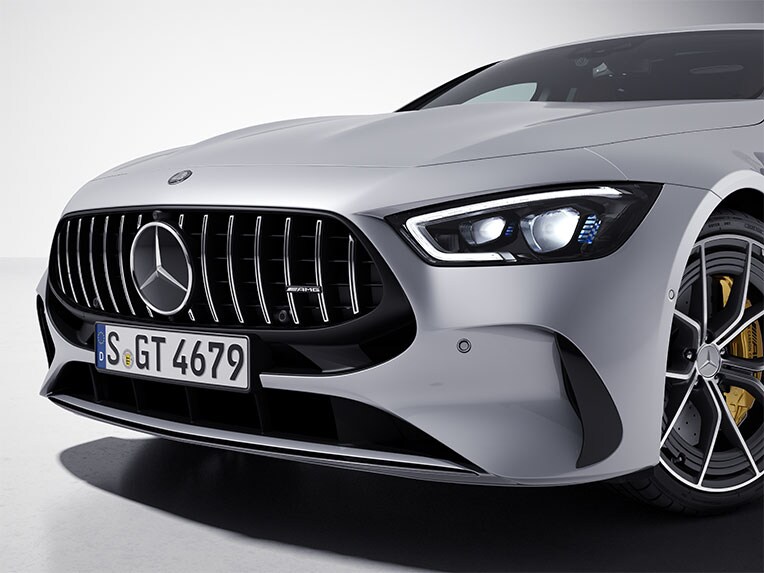 La Mercedes-AMG GT 63 S E PERFORMANCE avec Pack Chrome AMG.