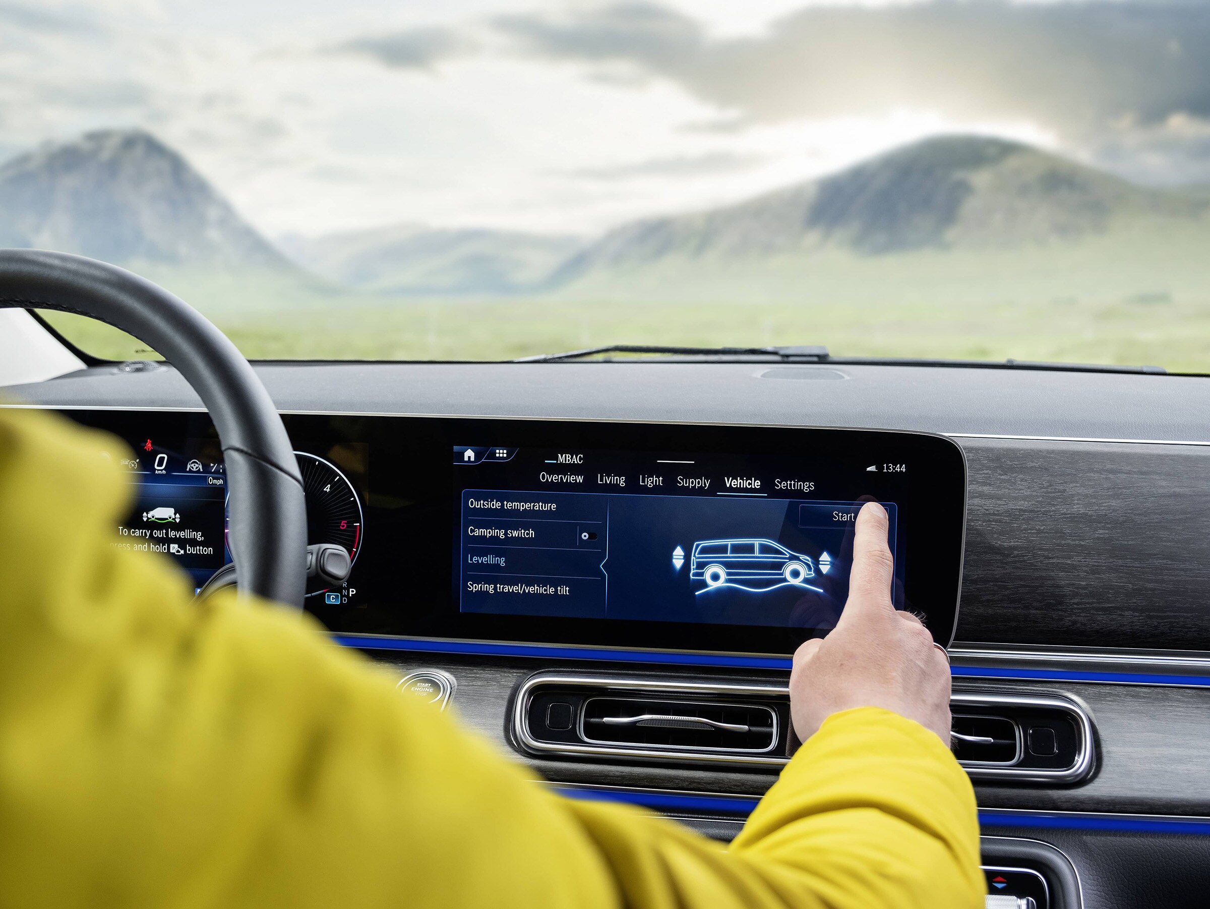 Intérieur du Mercedes-Benz Marco Polo avec suspension pneumatique AIRMATIC.