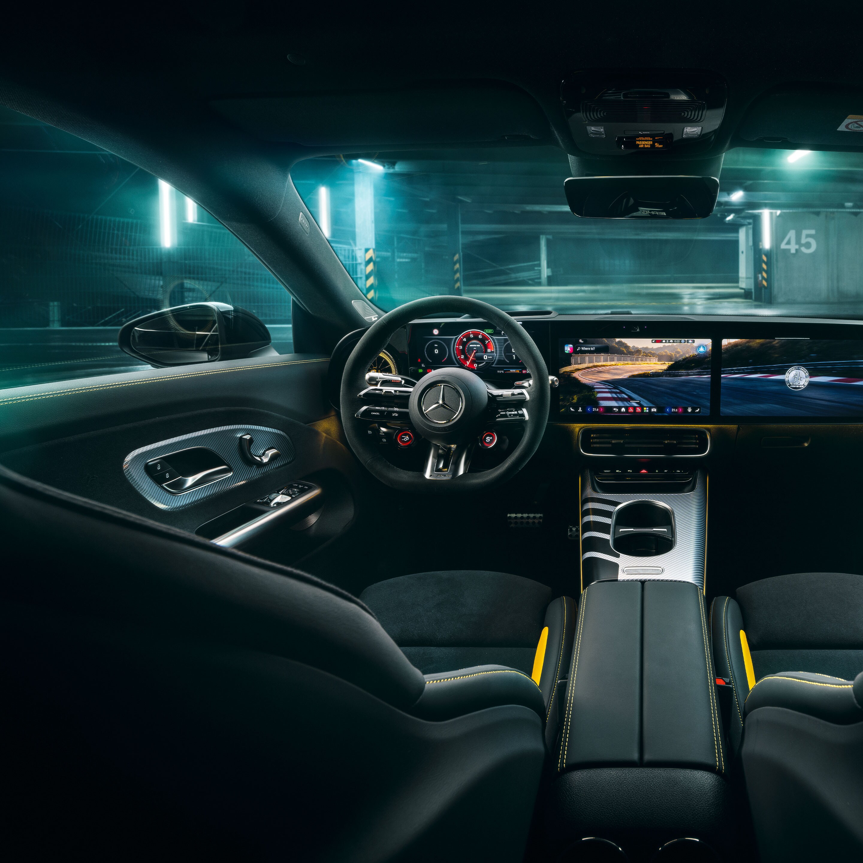 Das Interieur des neue elektrische Mercedes-AMG CLA 45 4MATIC+.