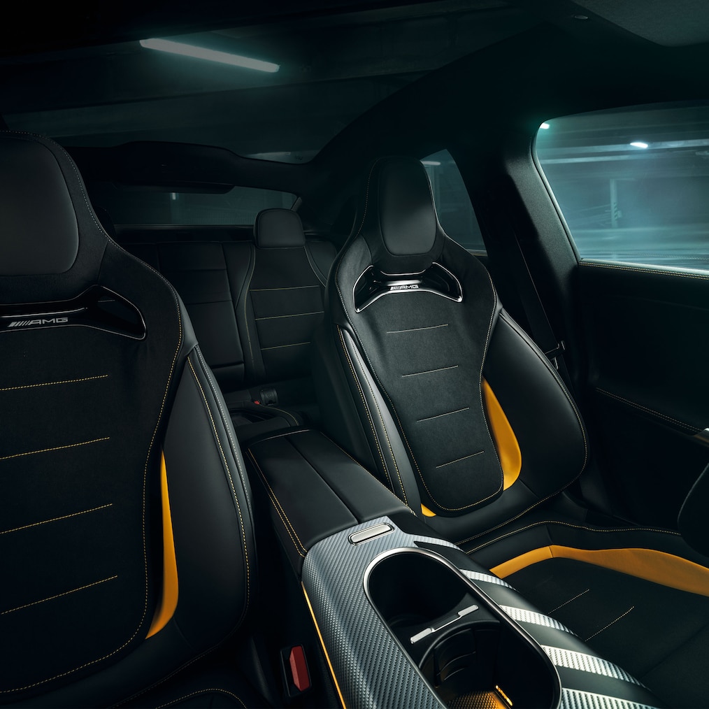 Les sièges Performance AMG du tout nouveau Mercedes-AMG CLA 45 4MATIC+ électrique.