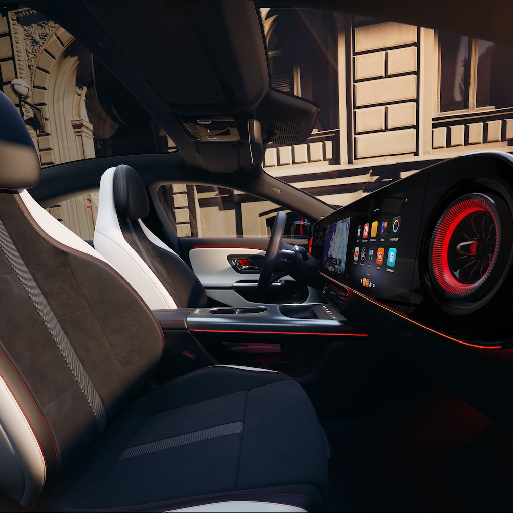 Innenraum des Mercedes-Benz CLA C174 mit MBUX Superscreen und Sportsitzen.