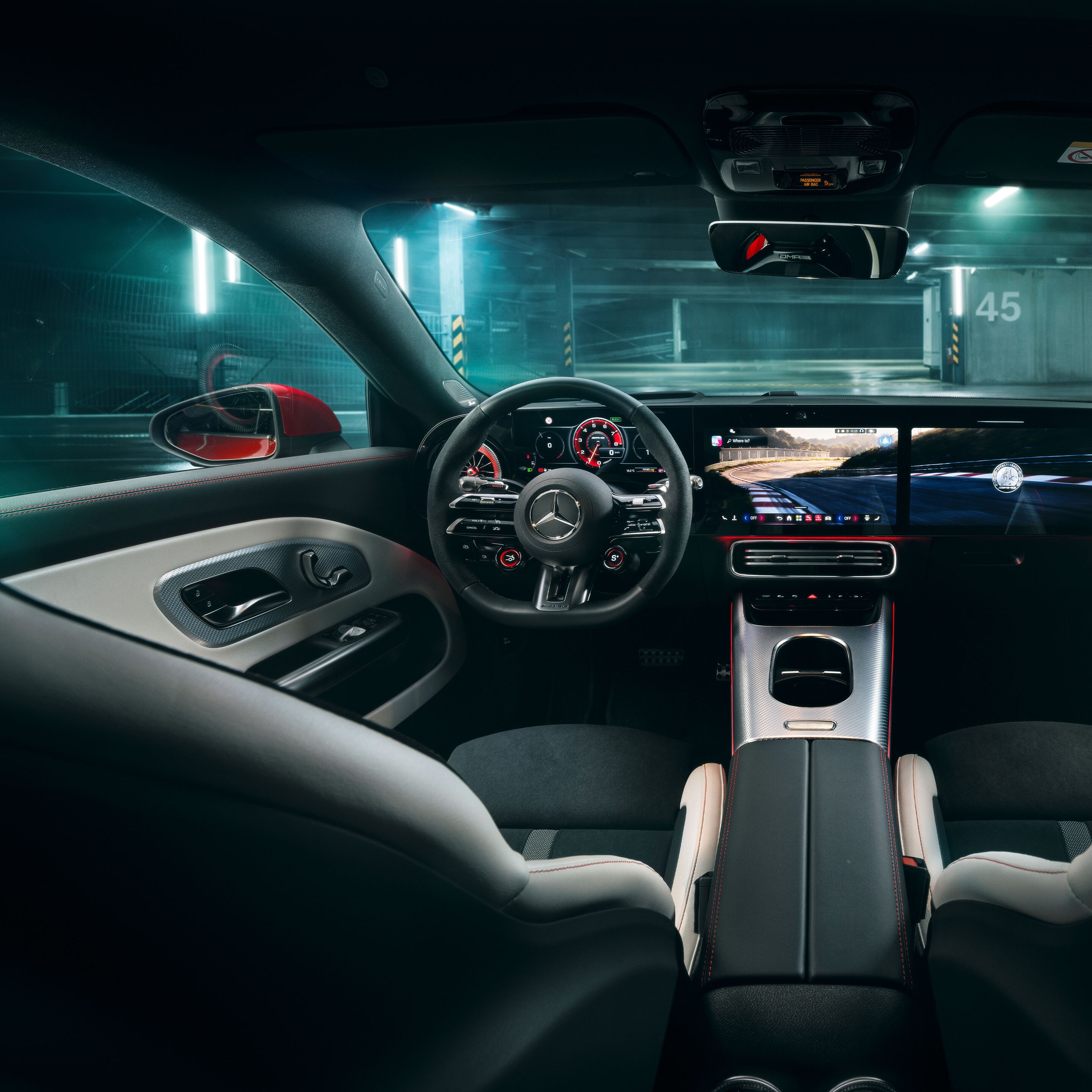L'intérieur de le nouveau Mercedes-AMG CLA 45 4MATIC+ Shooting Brake électrique.
