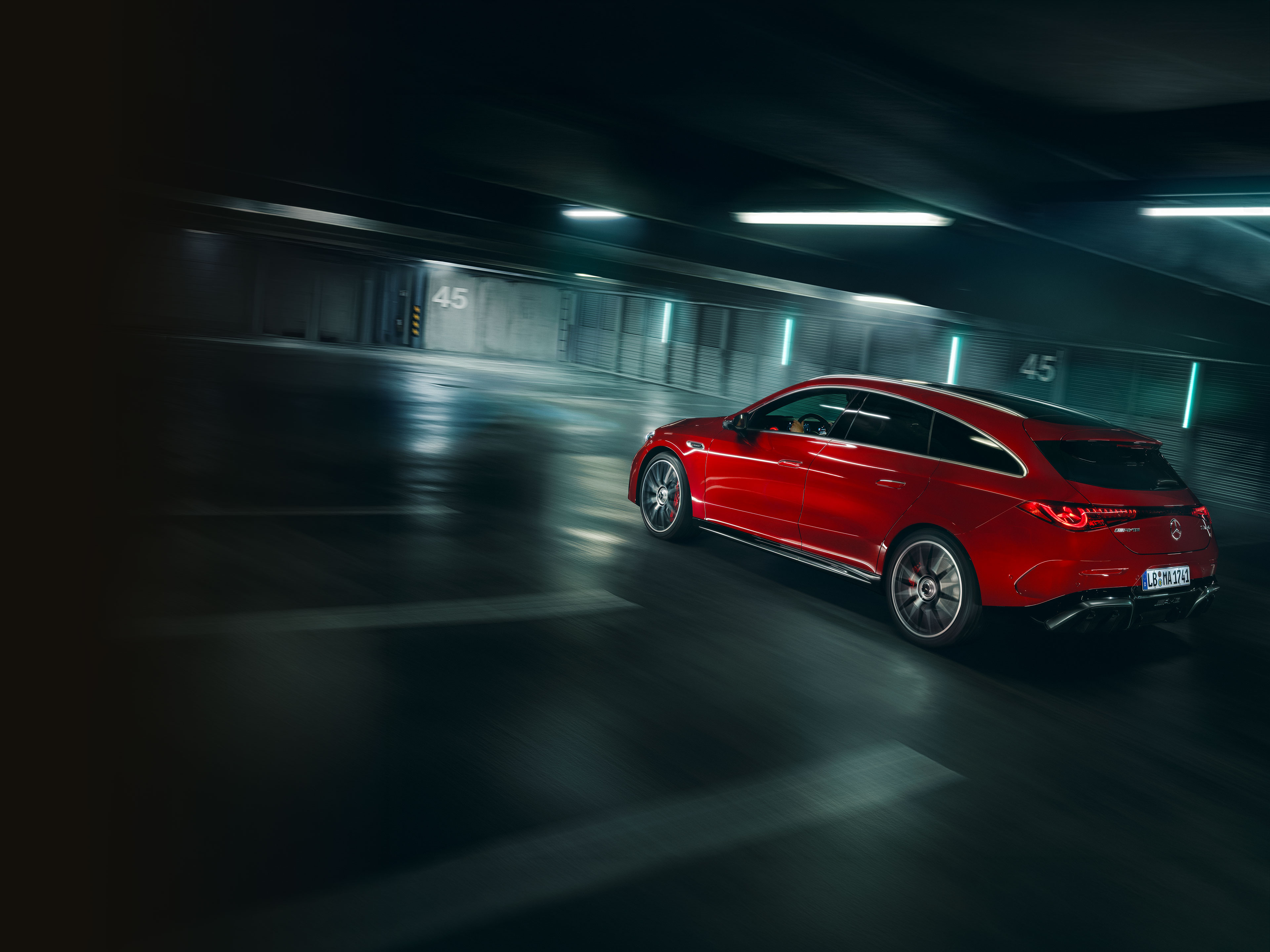 Performances | CLA Shooting Brake | Mercedes-AMG Les performances le nouveau Mercedes-AMG CLA 45 4MATIC+ Shooting Brake électrique.