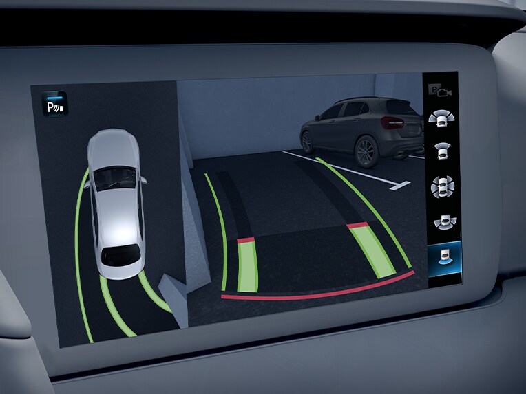 L'assistant de stationnement actif avec caméras panoramiques dans la Mercedes-Benz CLS.