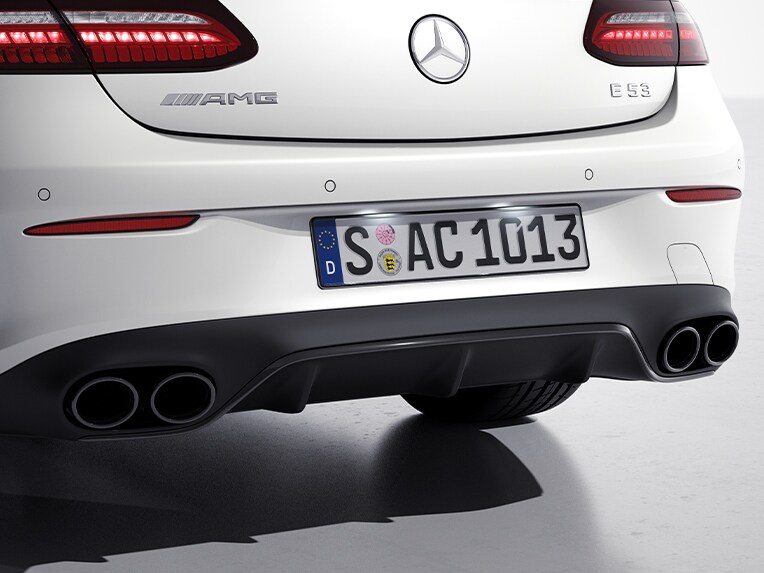 Die AMG Performance-Abgasanlage schaltbar im Mercedes-AMG E 53 4MATIC Coupé.