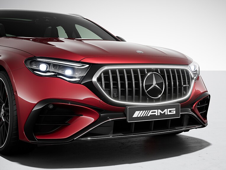 Das AMG Carbon-Paket Exterieur II mit dem Mercedes-AMG E-Klasse T-Modell.