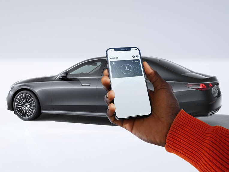 La Classe E de Mercedes-Benz avec clé de véhicule digitale.