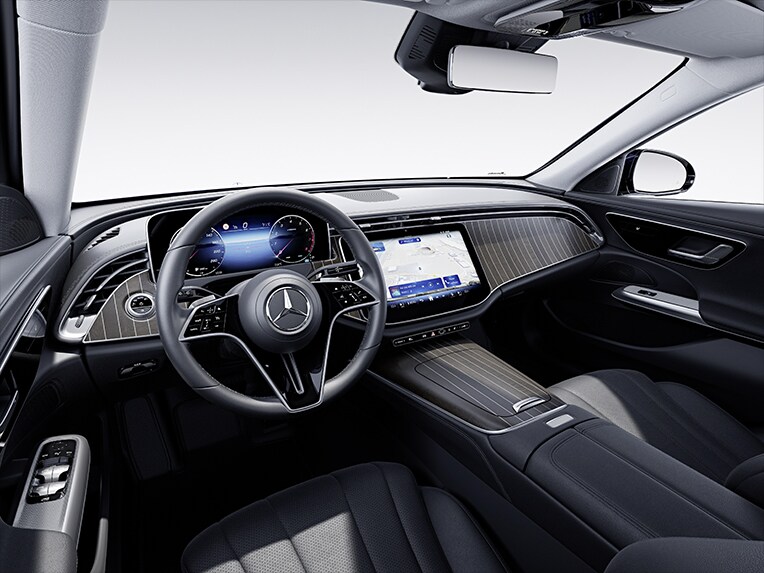 L'intérieur de la Classe E de Mercedes-Benz avec la ligne d'équipement EXCLUSIVE.