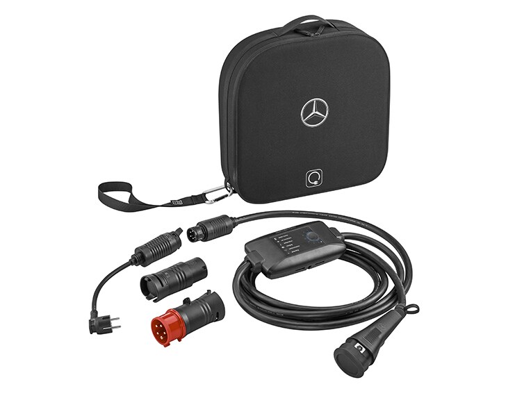 L'EQE en charge sur un boîtier mural Mercedes-Benz.
