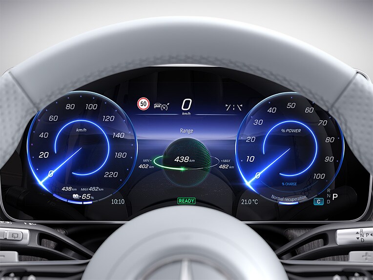 Der Aktive Reichweitenassistent des neuen Mercedes EQS SUV.
