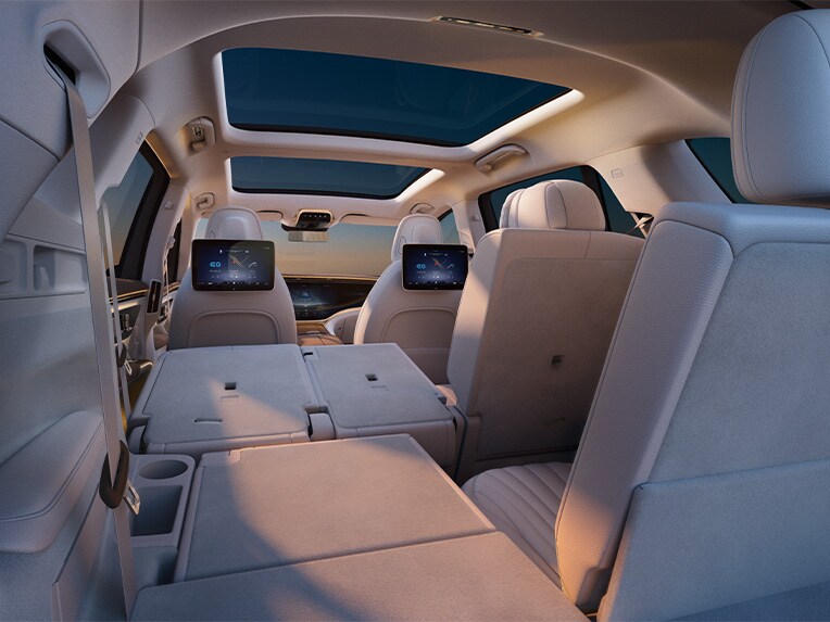 Das Interieur des neuen EQS SUV mit flexibler zweiter Sitzreihe.