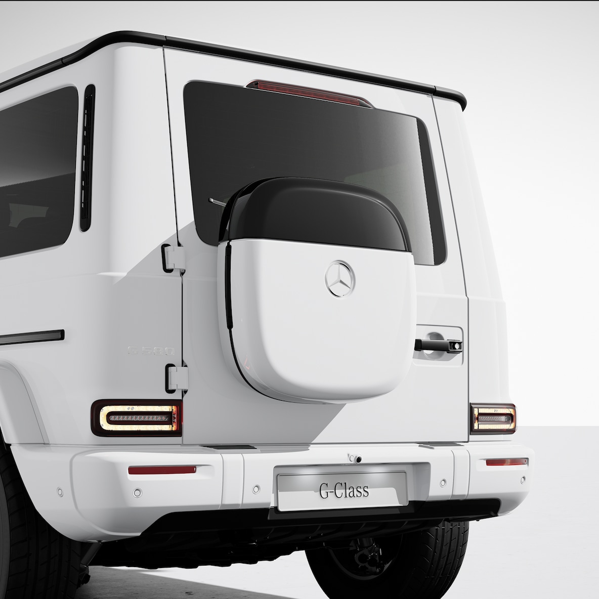 Die Designbox an der Hecktür eines Mercedes-Benz G 580 mit EQ-Technologie.