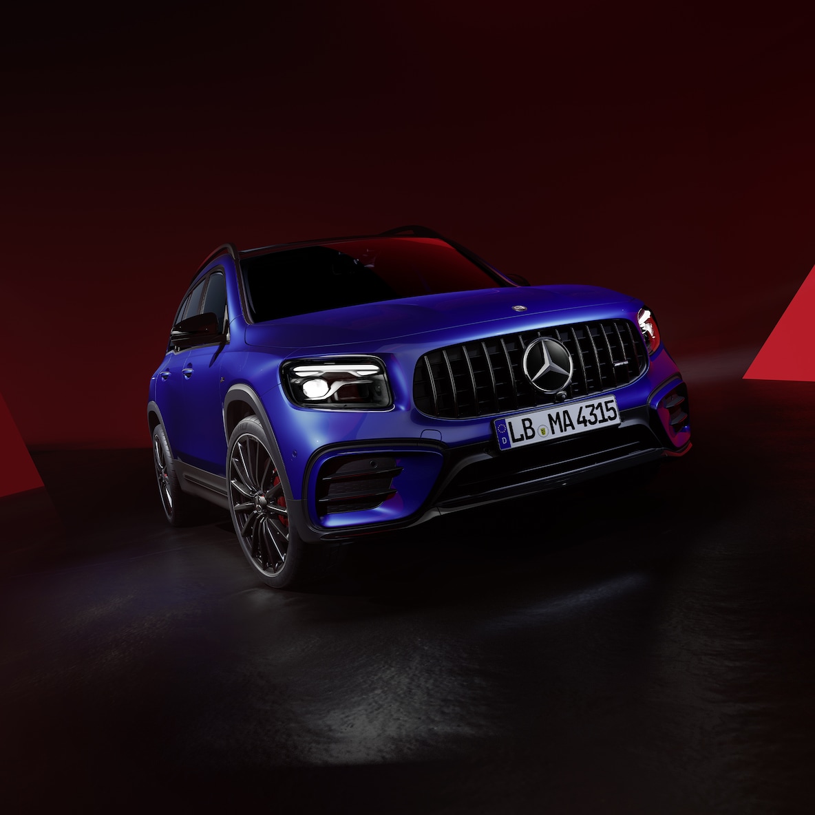 Une Mercedes-AMG GLB&nbsp;35 4MATIC vue de face.