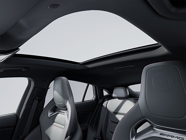 Das Panoramaschiebedach des Mercedes-AMG GLC Coupés.