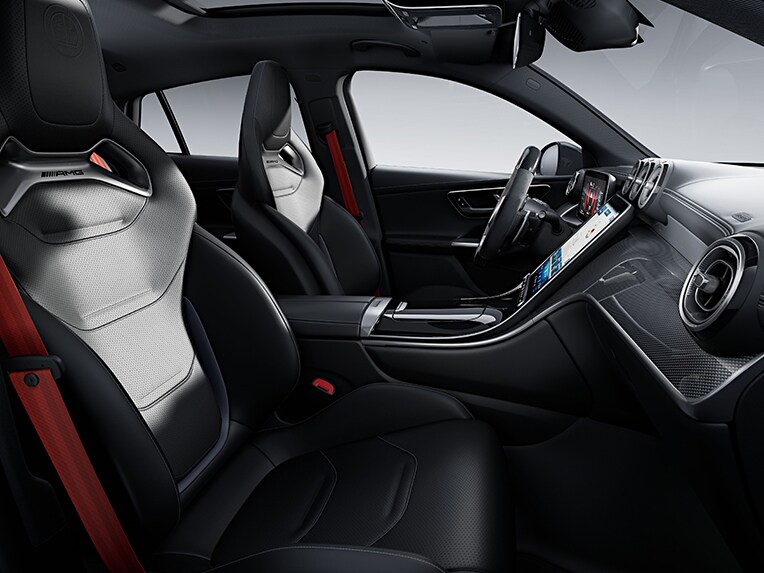 Das Interieur des neuen Mercedes-AMG GLC Coupés mit AMG Performance Sitz-Paket High-End.