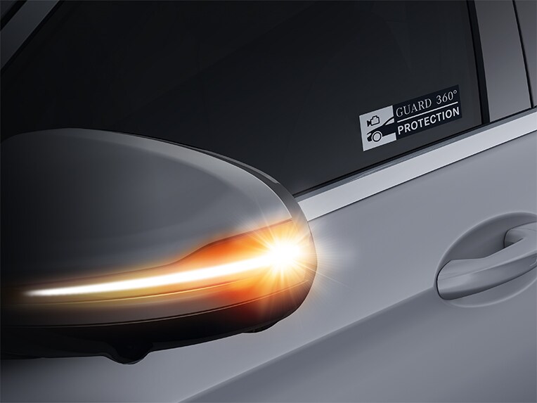 Eine Illustration der Funktionsweise des GUARD 360° Fahrzeugschutz Plus im Mercedes-Benz GLE.