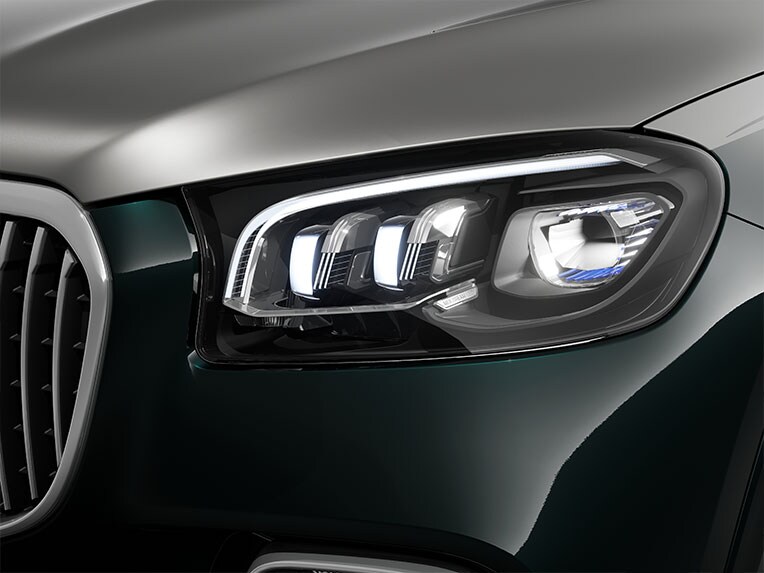 Die MULTIBEAM LED Scheinwerfer des Mercedes-Maybach GLS.