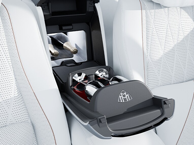 Das Kühlfach im Fond des Mercedes-Maybach GLS