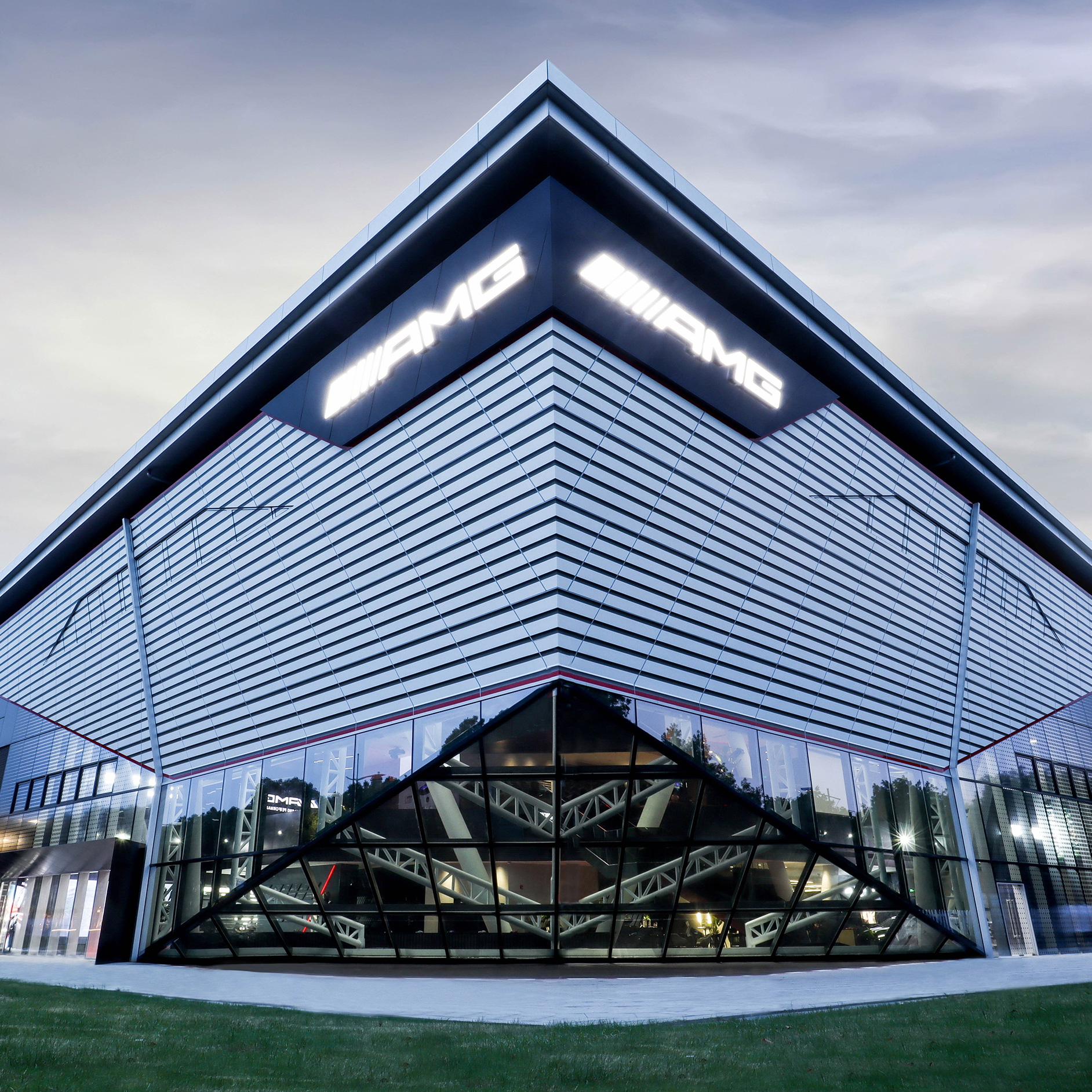 AMG Experience Centre | AMG Centre Worldwide | Mercedes-AMG Ein AMG Experience Centre.