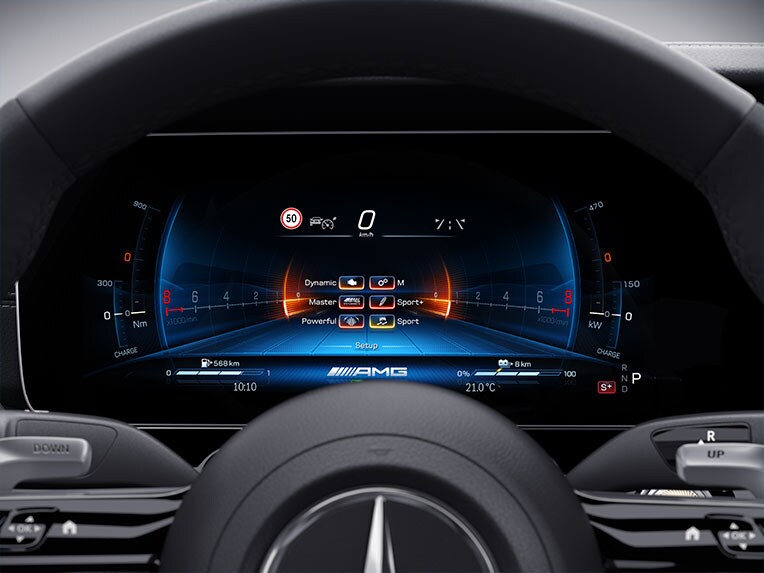 Das Kombiinstrument in einem Mercedes-AMG mit ELECTRIC DRIVE.