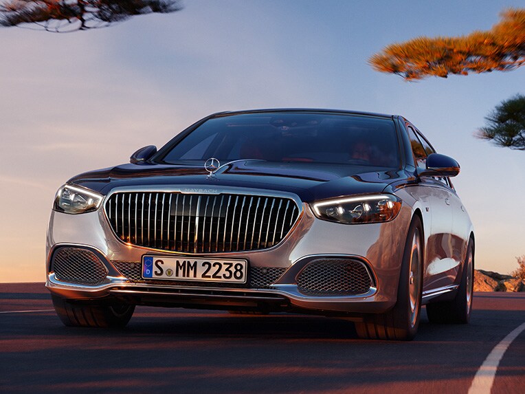 La Mercedes-Maybach Classe S vue de face.