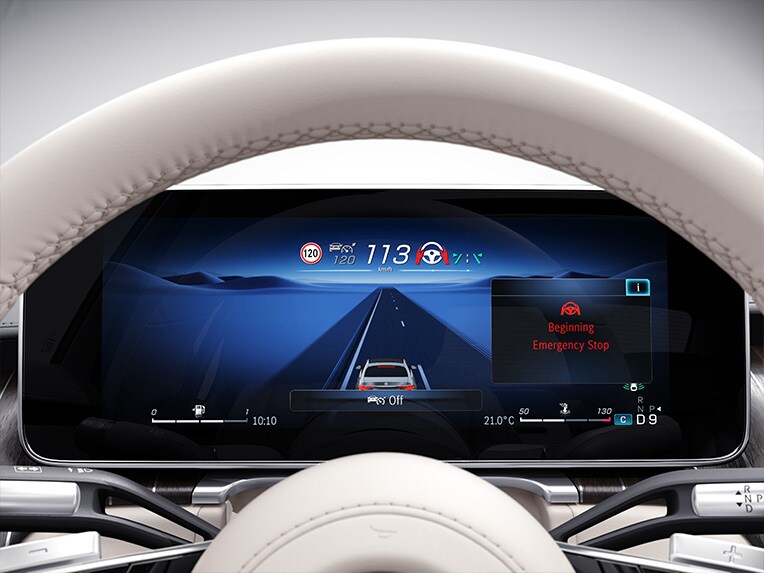 Das 3D Fahrer-Display in der Mercedes-Maybach S-Klasse.