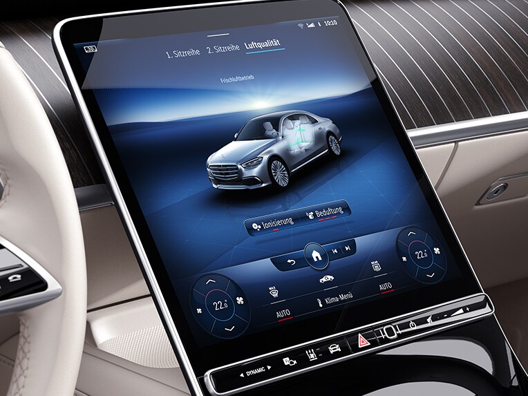 Le Pack AIR-BALANCE sur l'écran central OLED de la Mercedes-Benz Classe S Berline version longue.