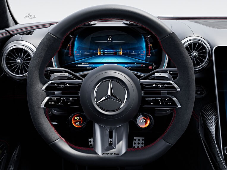 Das AMG Performance Lenkrad in Leder Nappa / Mikrofaser MICROCUT im neuen Mercedes-AMG SL 63 S E PERFORMANCE.