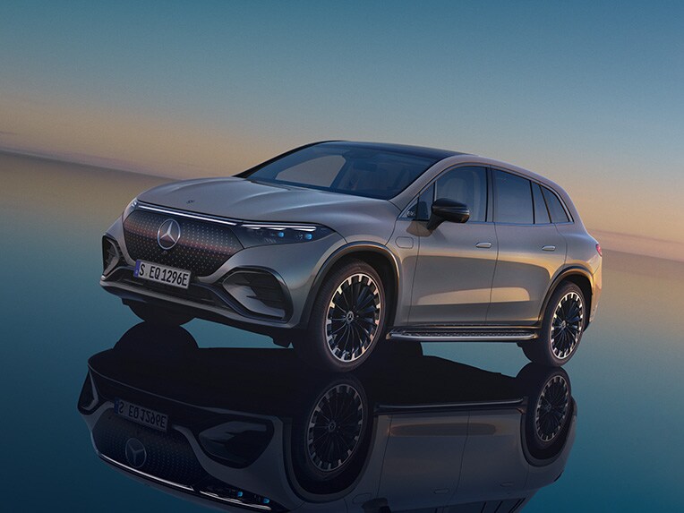 Das Bild zeigt den Mercedes EQS SUV.