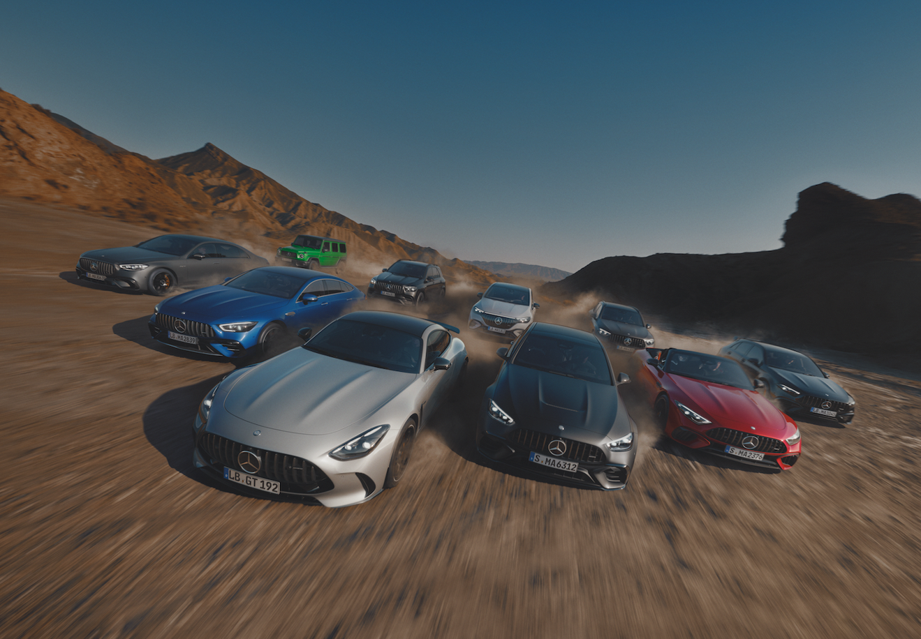 Die Mercedes-Benz AMG Modellreihe in der Wüste Mercedes-Benz AMG Performance für die Rennstrecke – und für die Straße.