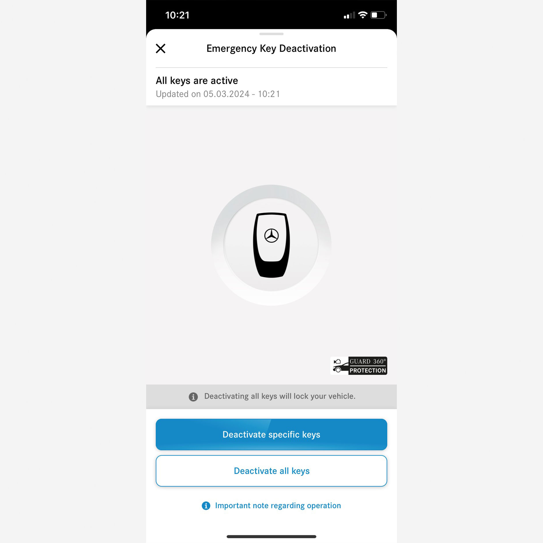 Schlüsseldeaktivierung | GUARD 360˚ | Mercedes-Benz Auf einem Smartphone wird das Menü des Digitalen Extras Schlüsseldeaktivierung angezeigt.