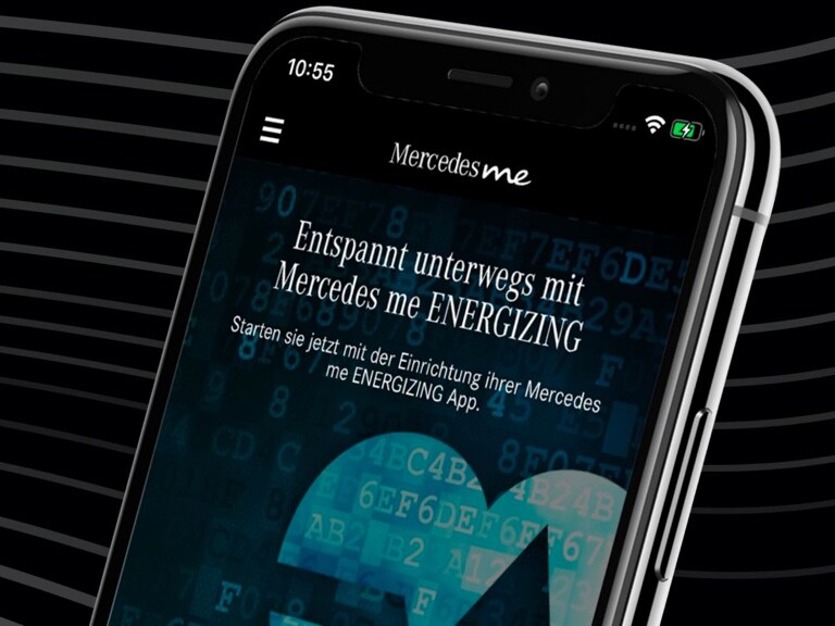 L’application Mercedes me ENERGIZING est ouverte sur un smartphone, et les premières étapes de la configuration s’affichent.