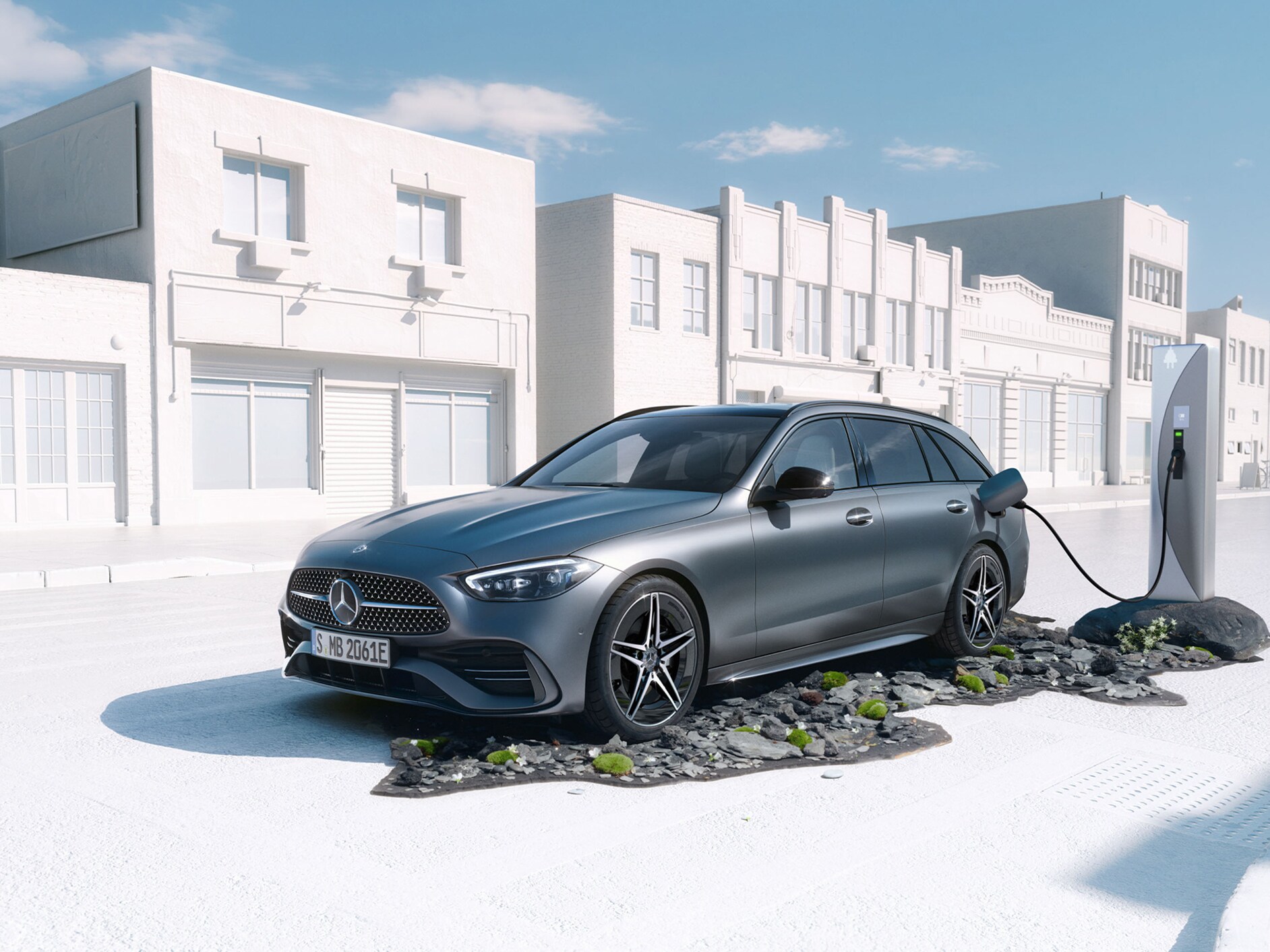 C-Klasse C 300 e T-Modell von Mercedes-Benz in seitlicher Frontansicht