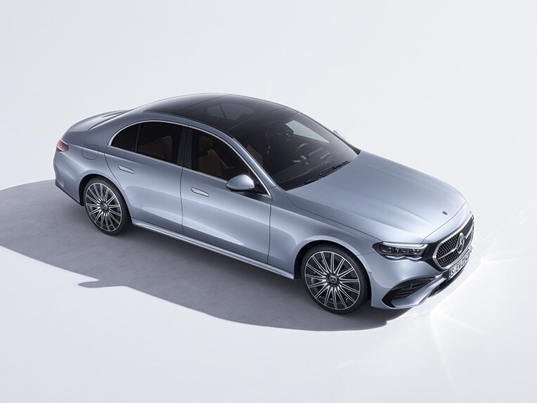 Das Cockpit der neuen E-Klasse Limousine von Mercedes-Benz.