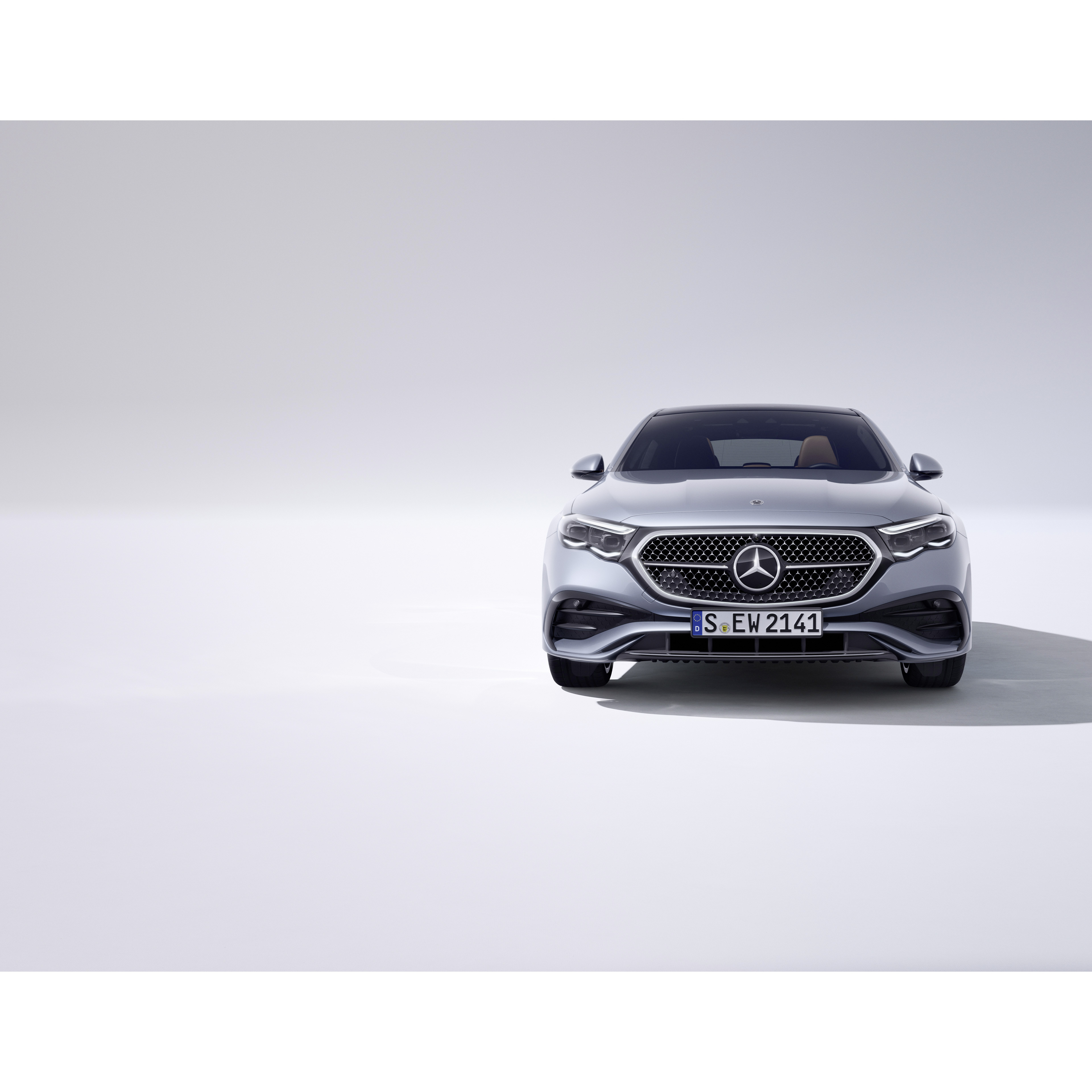 Mercedes-Benz Intelligent Drive Die neue E-Klasse Limousine von Mercedes-Benz.