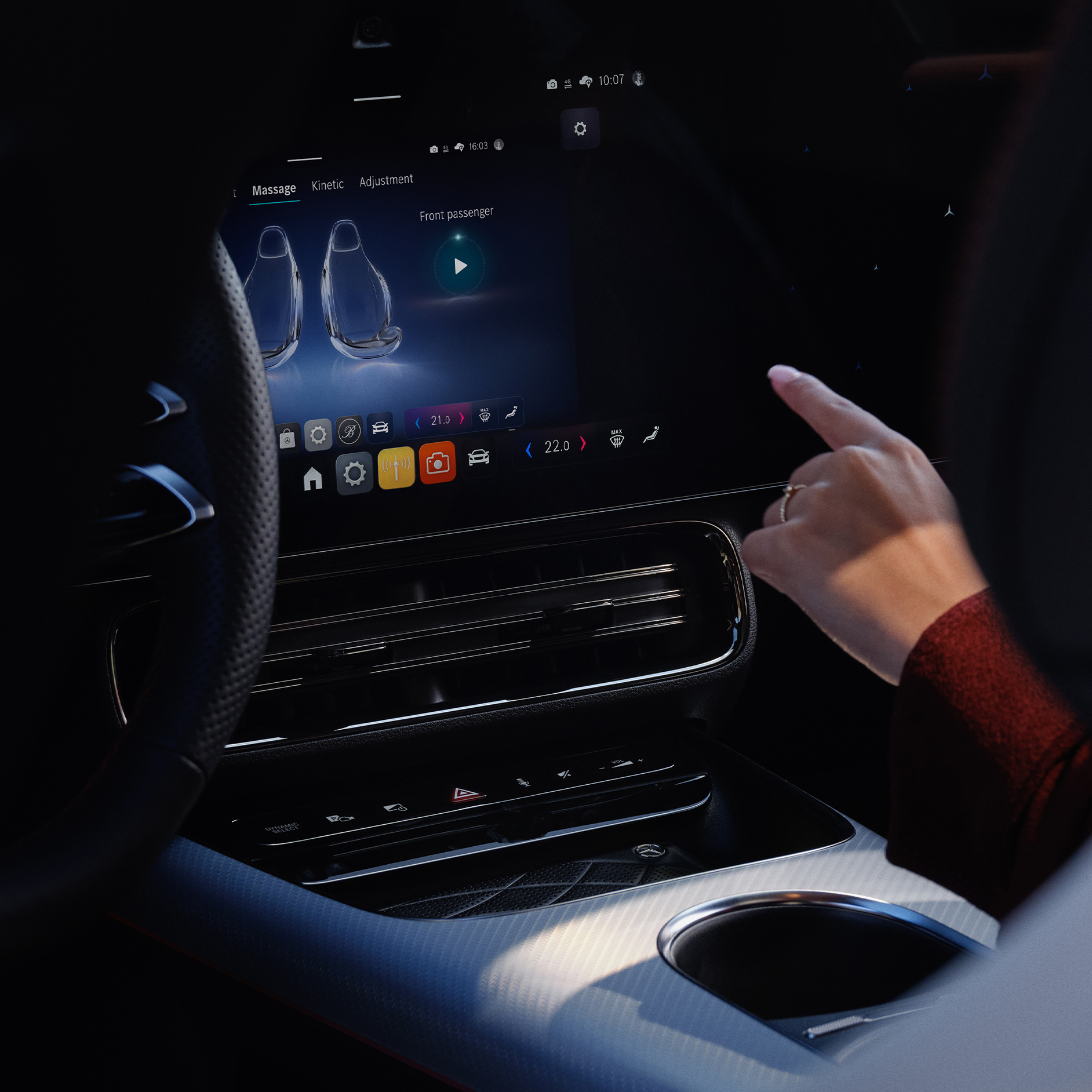 Personalisierung | MBUX-Multimediasystem | Mercedes-Benz Das MBUX-Multimediasystem zeigt die Personalisierungsmöglichkeiten in einem Mercedes-Benz Fahrzeug an.
