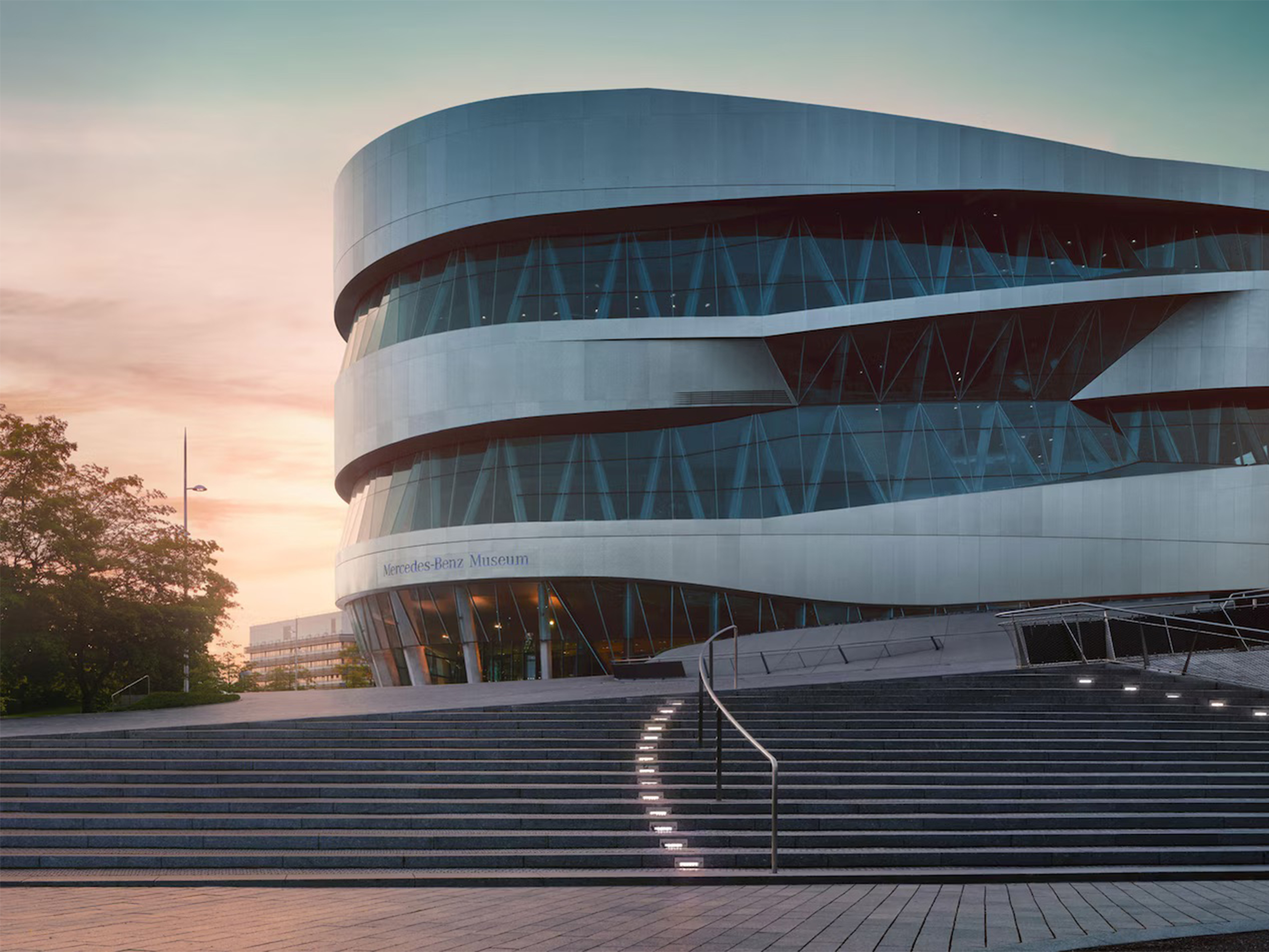 Mercedes-Benz Museum Stuttgart | Mercedes-Benz Außenansicht des Mercedes-Benz Museums in Stuttgart.