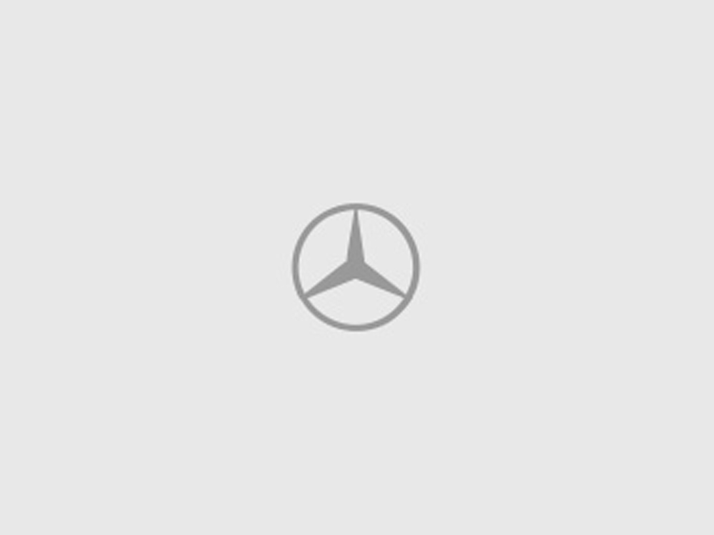 Le Mercedes-Benz Sprinter Châssis avec la ligne d'équipement BASE.