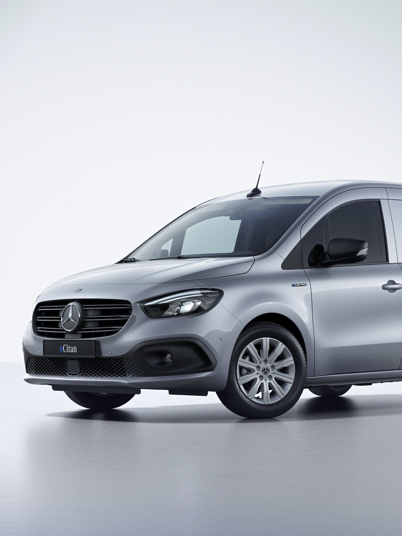 Connectivité intelligente grâce aux offres digitales dans le Mercedes-Benz eCitan fourgon.