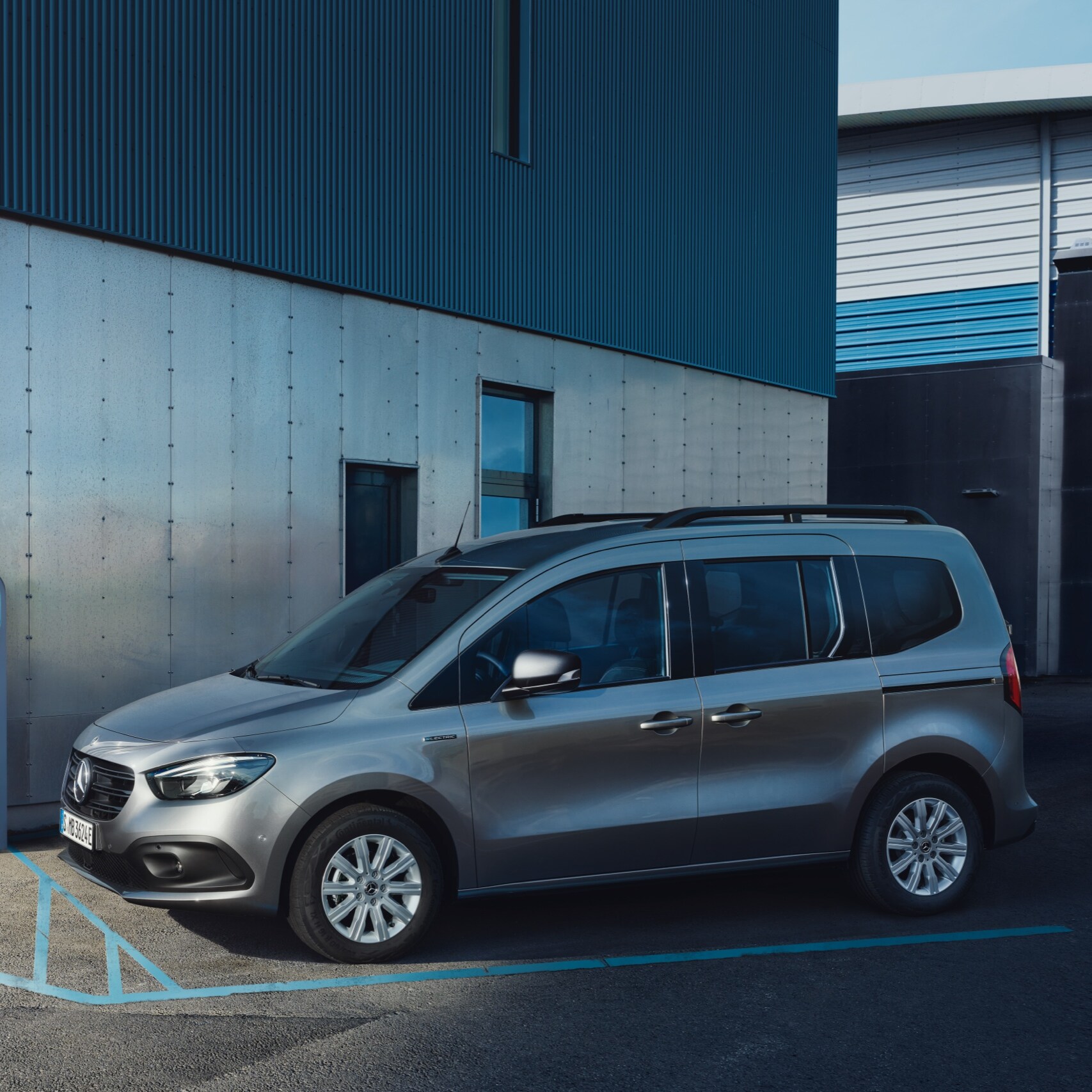 Der neue eCitan Tourer bewegt Menschen auf eine eindrucksvoll entspannte Art. 