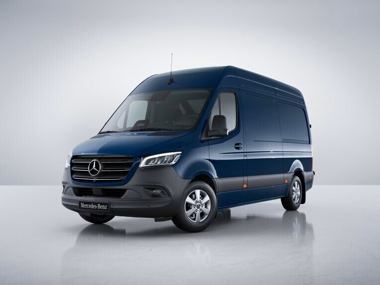 Der Mercedes-Benz Sprinter Kastenwagen mit Fahrwerk für Komfort und Ladegutschonung.