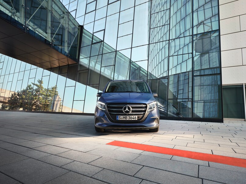L'avant du Mercedes-Benz Vito Tourer.