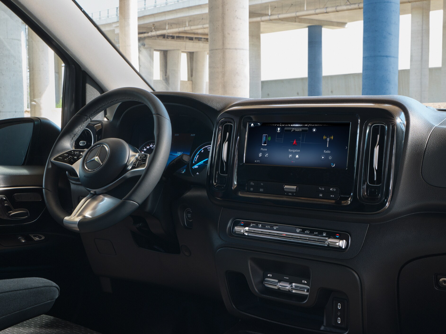 Das Digitale Extra Hey Mercedes im MBUX Multimediasystem des Mercedes-Benz eVito.