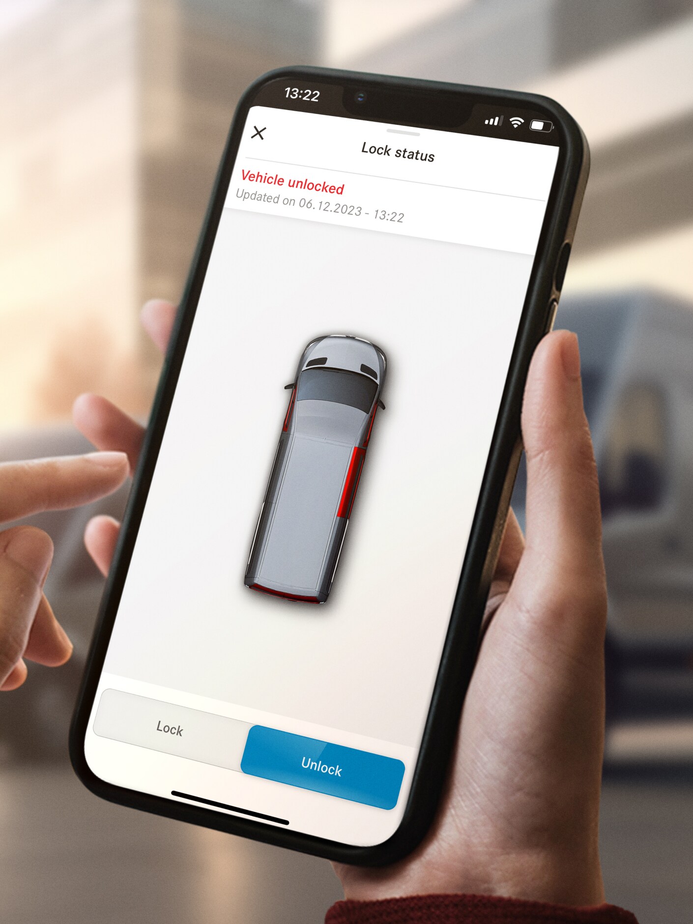 Die Funktion Türfernschließung und -entriegelung auf einem Smartphone.