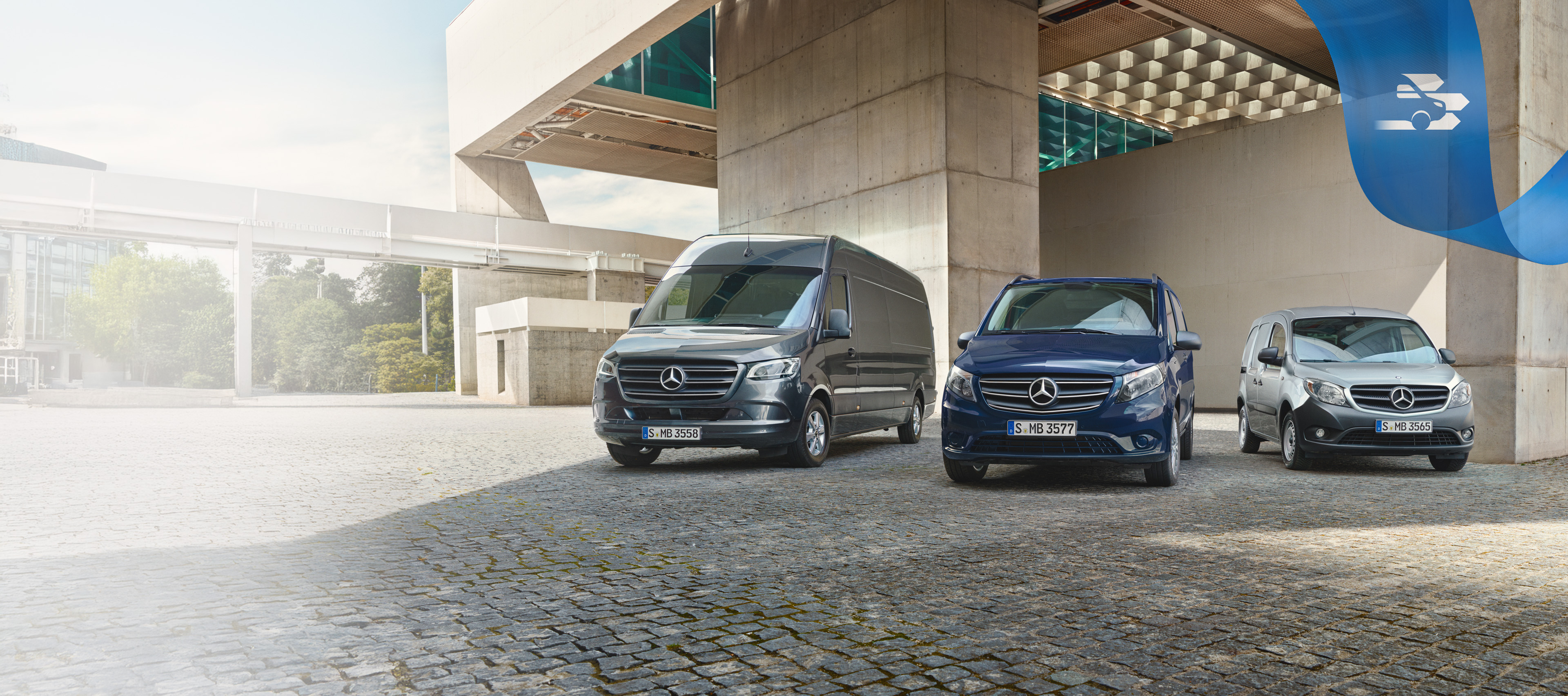 Mercedes-Benz | Transporter Qualitätsgarantie Drei Mercedes-Benz Transporter als Symbol für die Neufahrzeuggarantie und die sorgenfreie Herstellergarantie.