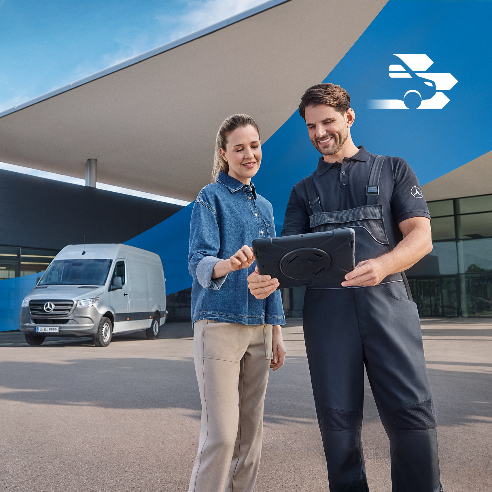 Mercedes-Benz | Services pour utilitaires légers Deux personnes devant une concession – service complet pour véhicules industriels destiné aux clients Mercedes-Benz.