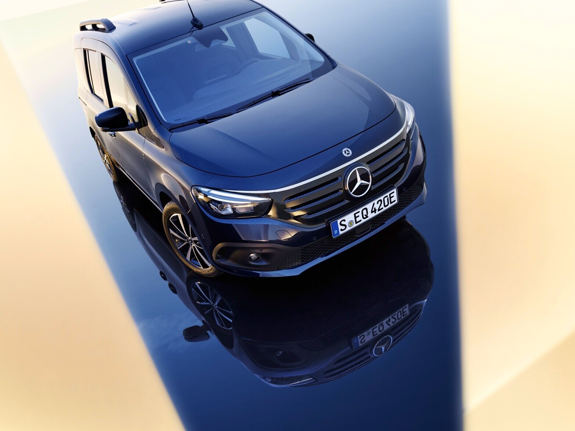 La Mercedes-Benz EQT.