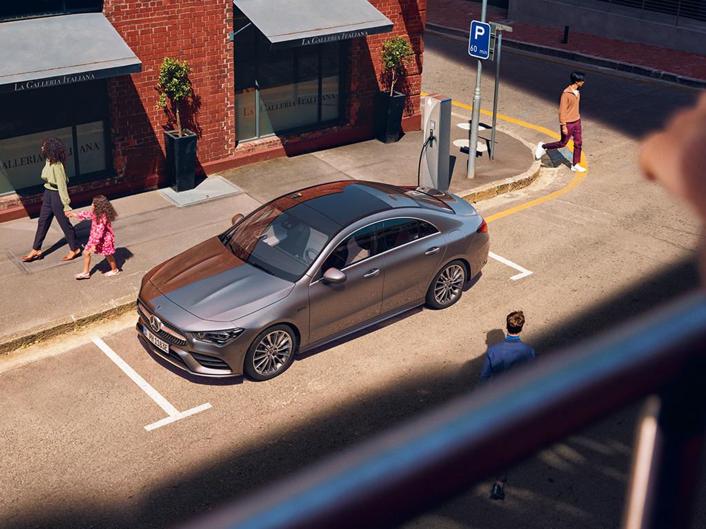 De afbeelding toont de Mercedes-Benz CLA Coupé.